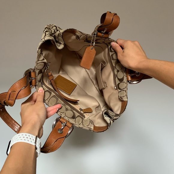 Vintage coach purse - Picture 2 of 4